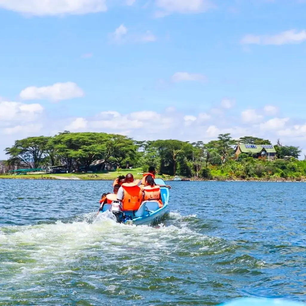 boat tour