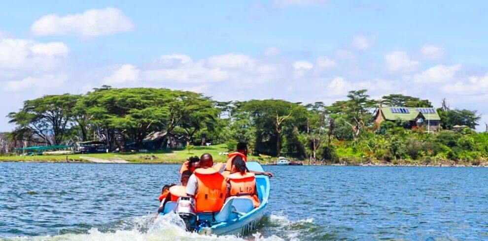 boat tour